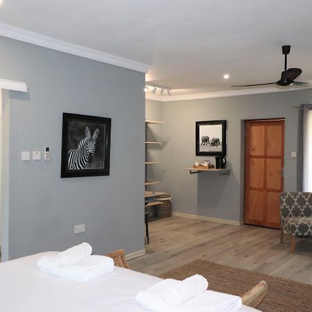 River View Lodge คาซาเนอ ภายนอก รูปภาพ
