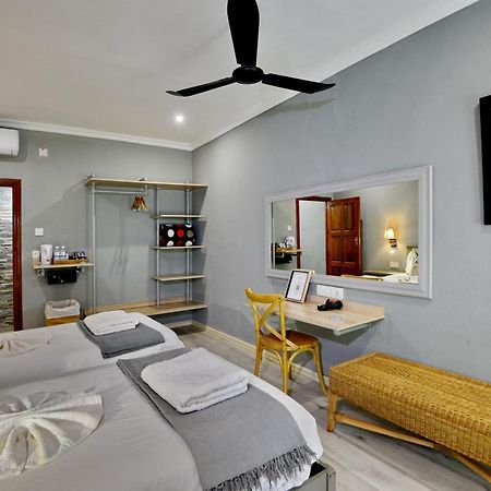 River View Lodge คาซาเนอ ภายนอก รูปภาพ