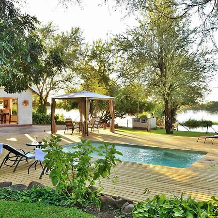 River View Lodge คาซาเนอ ภายนอก รูปภาพ