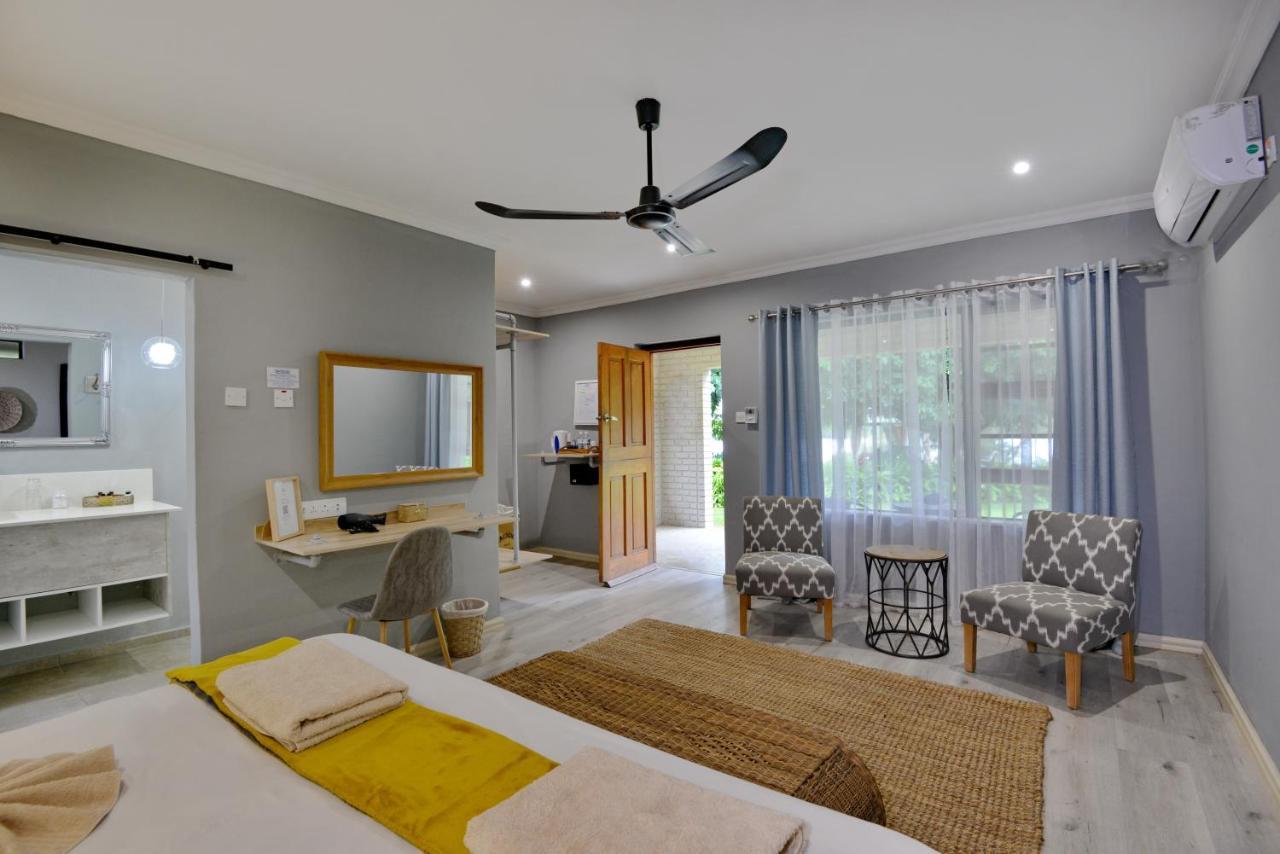 River View Lodge คาซาเนอ ภายนอก รูปภาพ