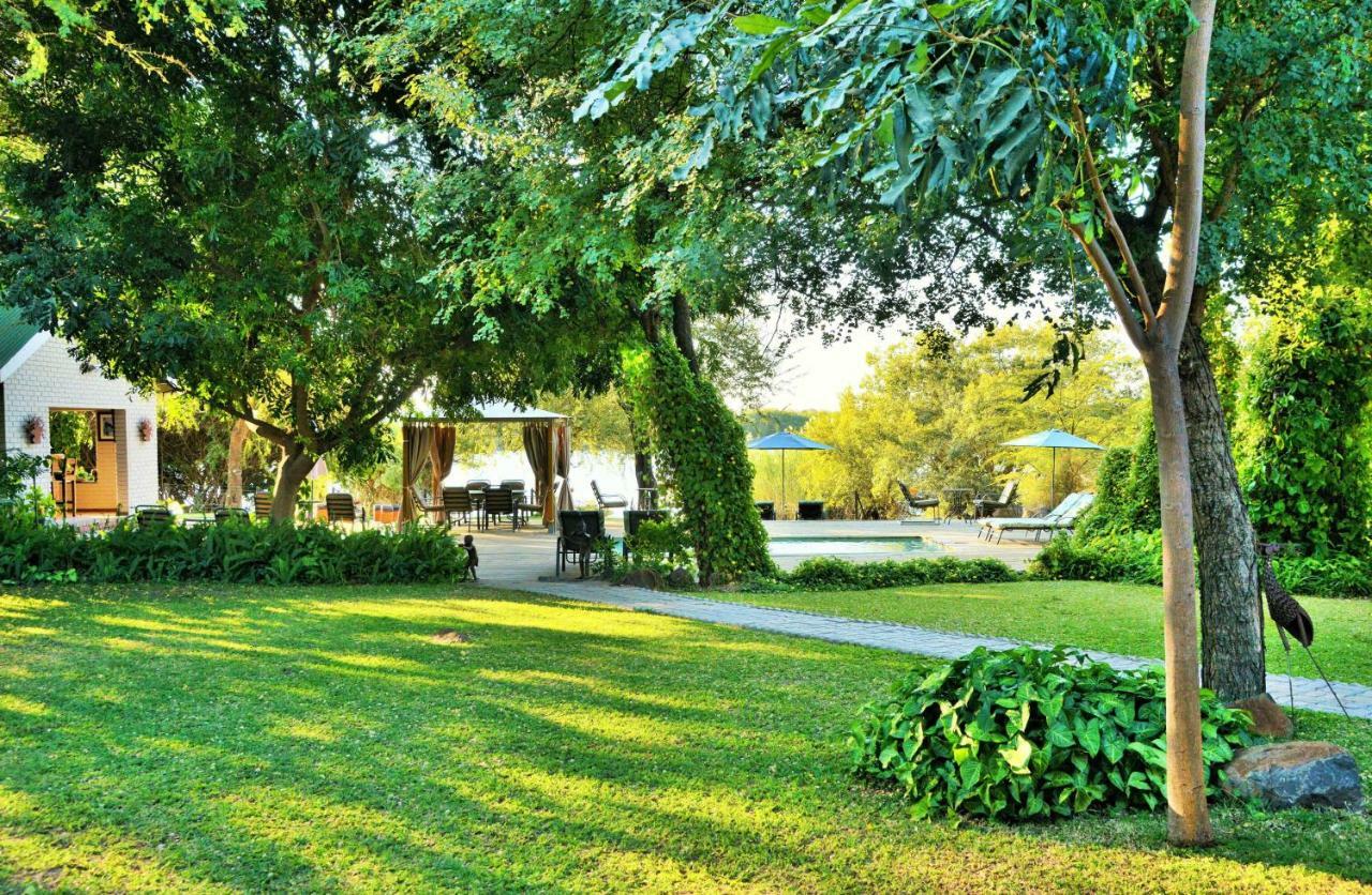 River View Lodge คาซาเนอ ภายนอก รูปภาพ